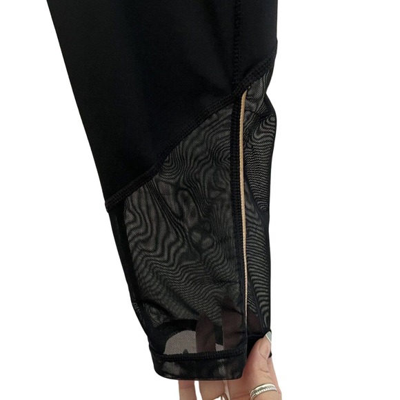 Z By Zella Black with Gold Piping Mesh Cropped Low Rise Leggings - Size XS - Picture 4 of 8